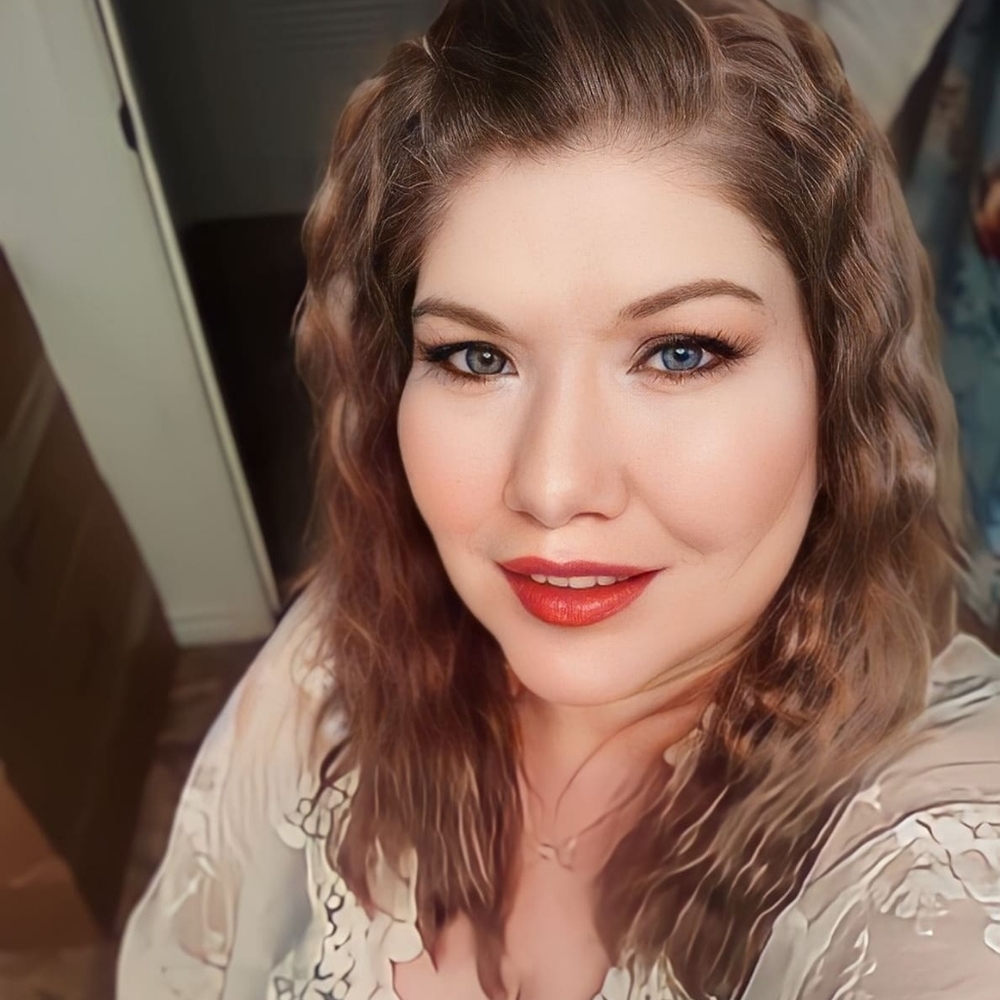Meet your Posher, Alayne